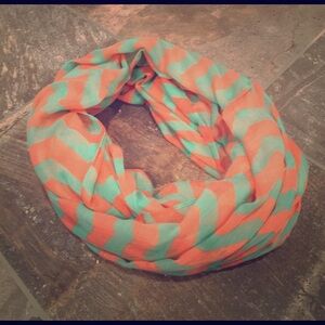 Chevron‎ Infinity Scarf